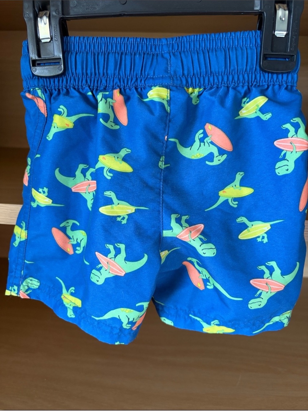 🦖 Carter’s 2-Pc Rash Guard & Swim Trunks Set | 12m - Picture 5 of 8
